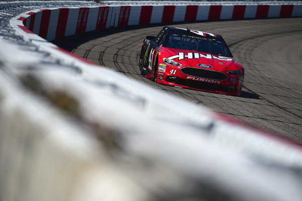 Can Kurt Busch return to Victory Lane in tonight's Toyota Owners 400?