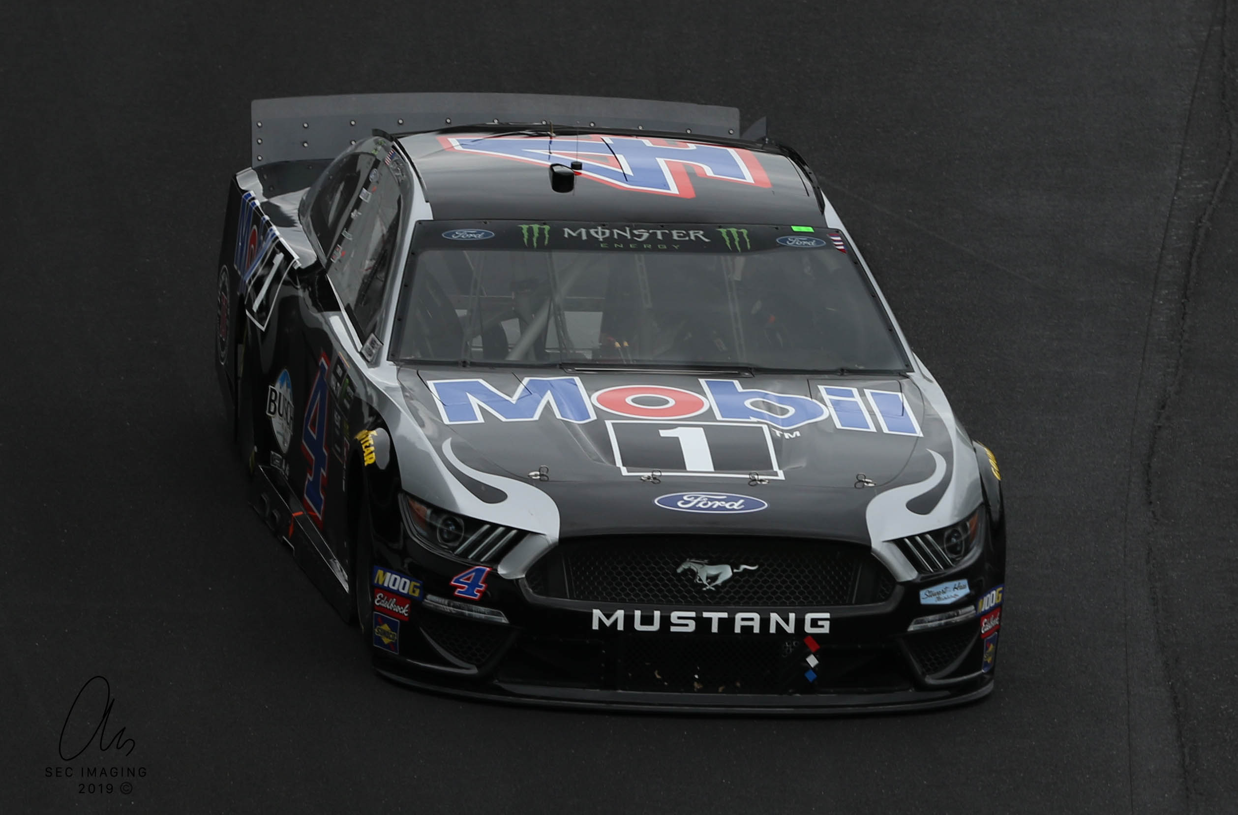 Could Kevin Harvick spoil the Gibbs and Penske party? (Photo Credit: Stephen Conley/TPF)
