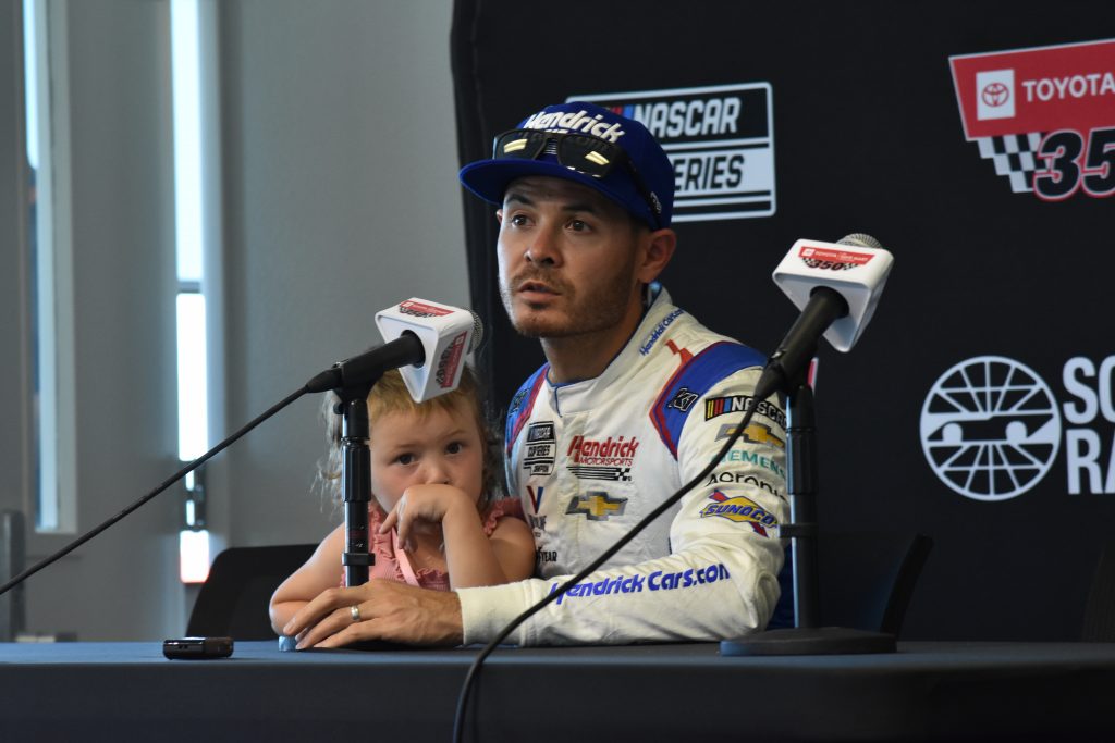 Kyle Larson, with his daughter, Audrey, has his eyes on the Sonoma prize. (Photo: Luis Torres | The Podium Finish)