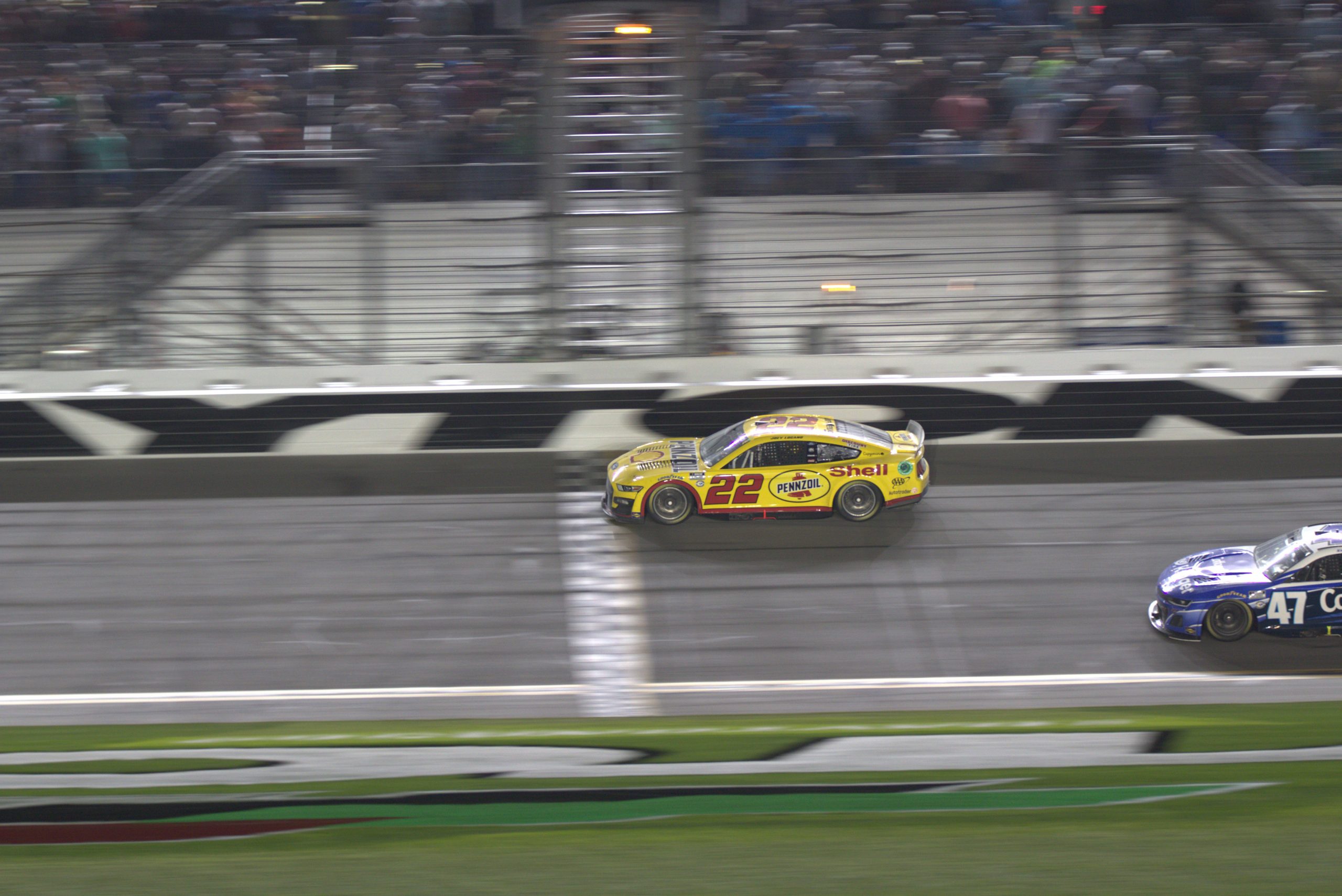 This photo may show Logano in the lead, but it was the scoring at the time of the caution that determined Sunday's Daytona 500 winner. (Photo: Cornnell Chu | The Podium Finish)
