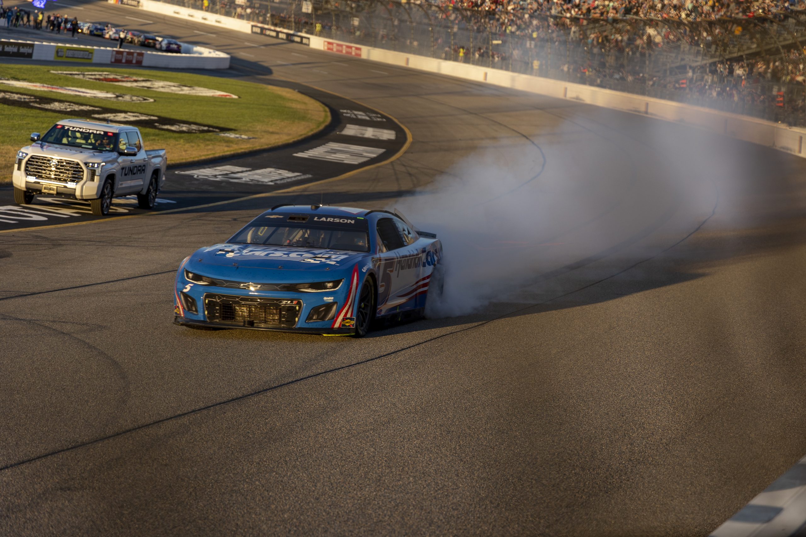It was just another sunshiny Sunday afternoon for Larson. (Photo: Mitchell Richtmyre | The Podium Finish)