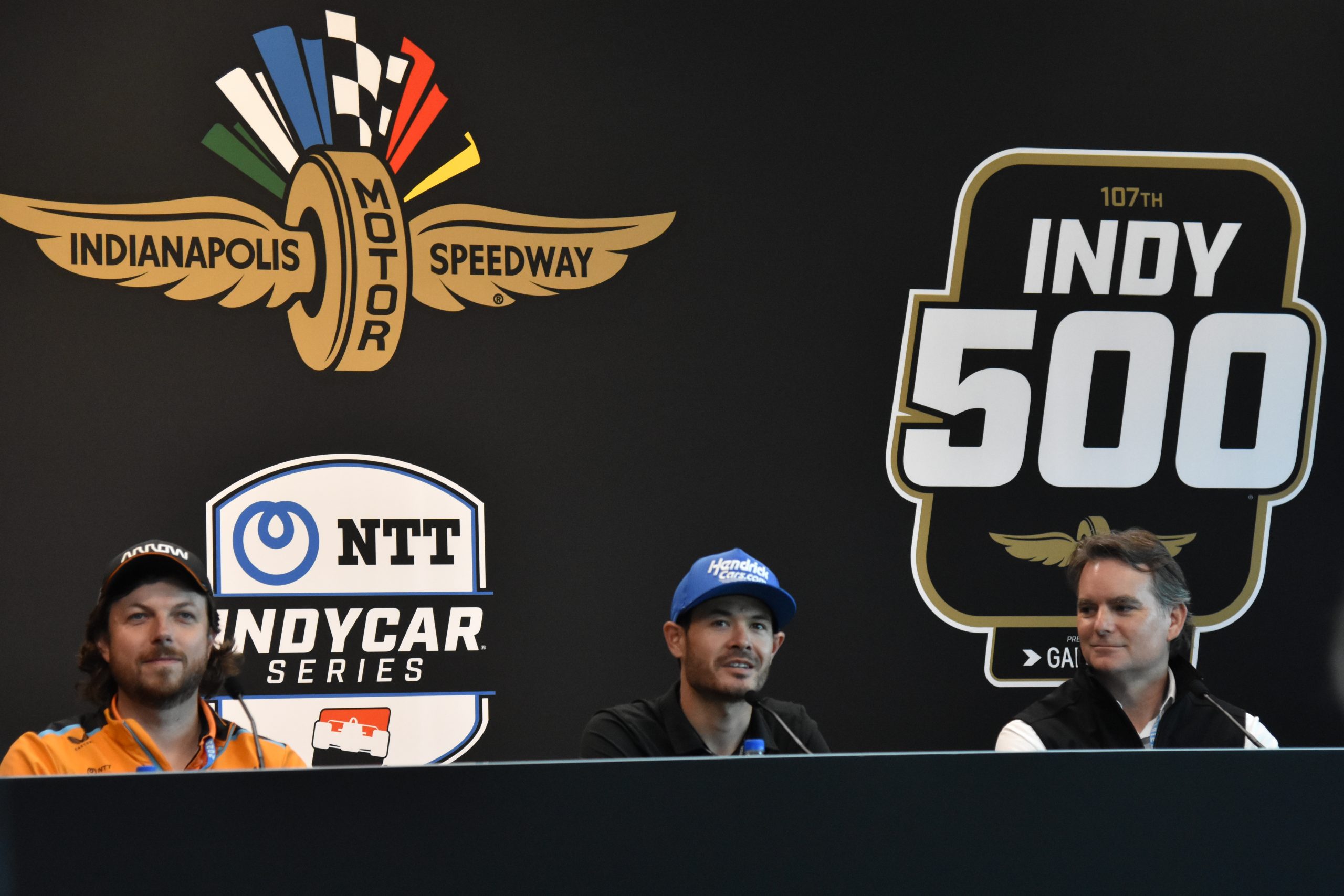 Gavin Ward, Larson and Jeff Gordon meet with members of the press on Thursday, May 18. (Photo: Luis Torres | The Podium Finish)