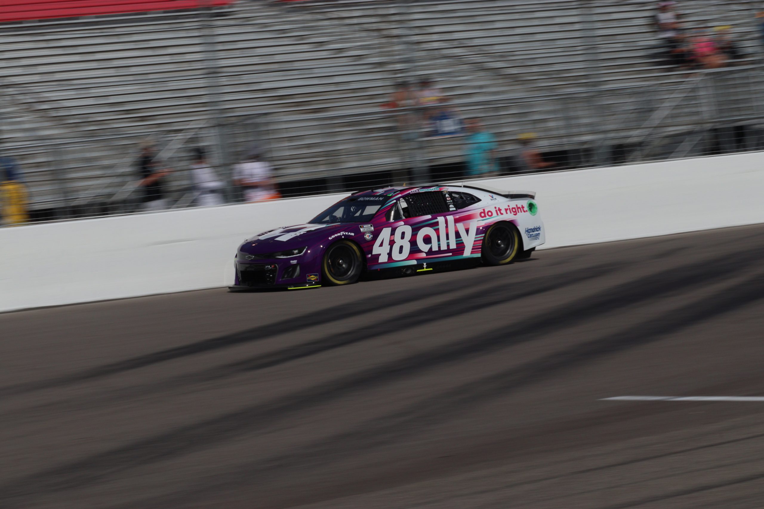 Alex Bowman will decrease his dirt track efforts to concentrate more with his No. 48 Ally Chevrolet Camaro efforts. (Photo: Bobby Krug | The Podium Finish)