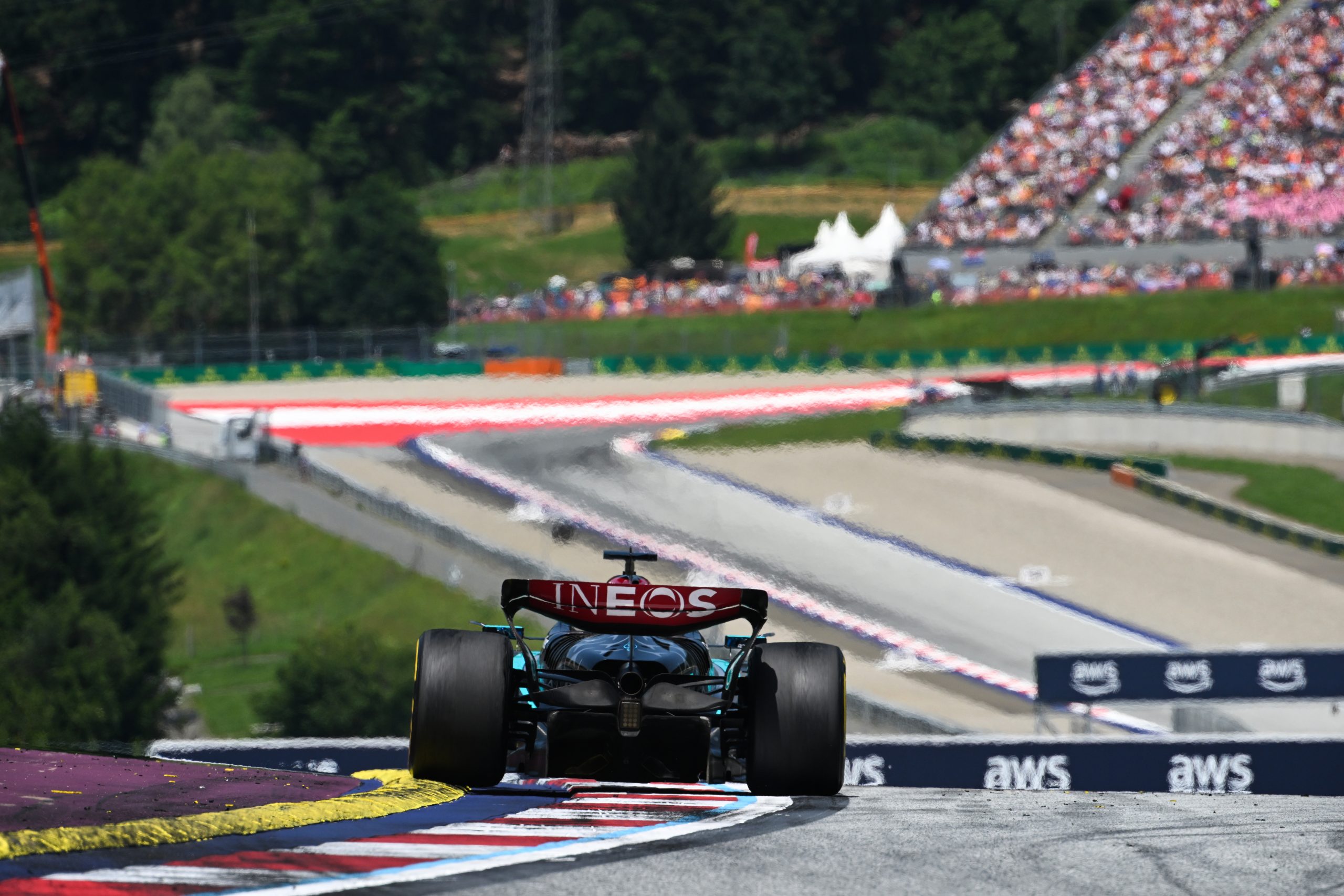 Formel 1 - Mercedes-AMG Petronas Motorsport, Großer Preis von Österreich 2024. George Russell Formula One - Mercedes-AMG Petronas Motorsport, Austrian GP 2024. George Russell George Russell (63) on track in his Mercedes AMG F1 W15 during the 2024 Austrian Grand Prix at the Red Bull Ring (Source: Mercedes AMG)