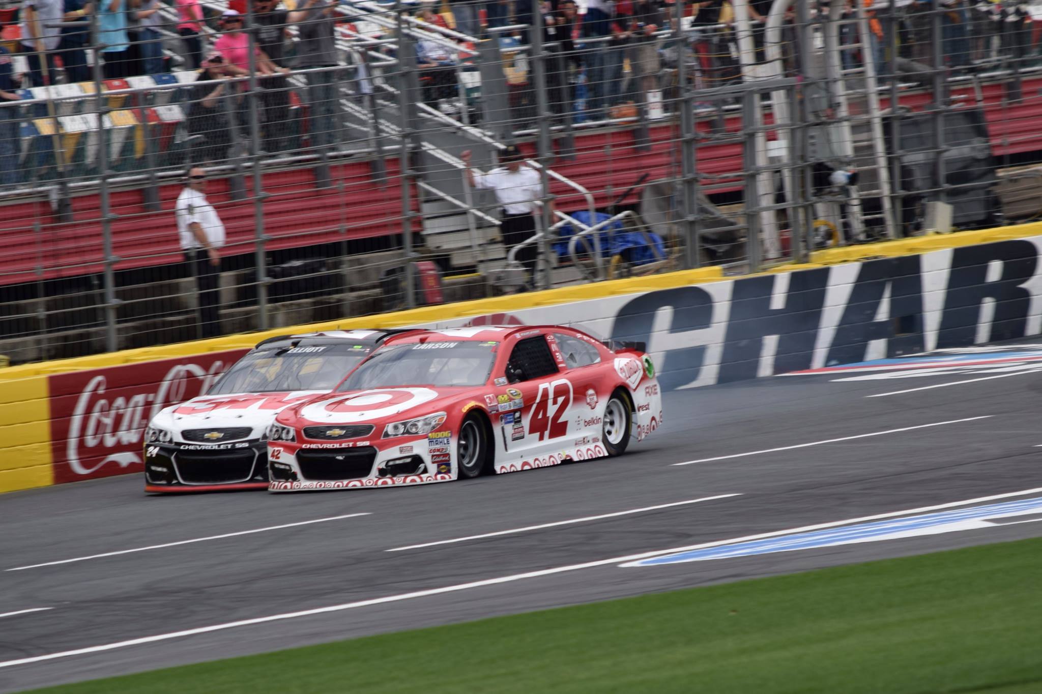 Kyle Larson and Chase Elliott battled hard for the win in the Sprint Showdown at Charlotte. (Photo Credit: Zach Darrow of TPF)