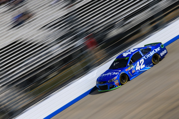 While Kyle Larson clinched his place in the Round of 12, can he win at Dover?