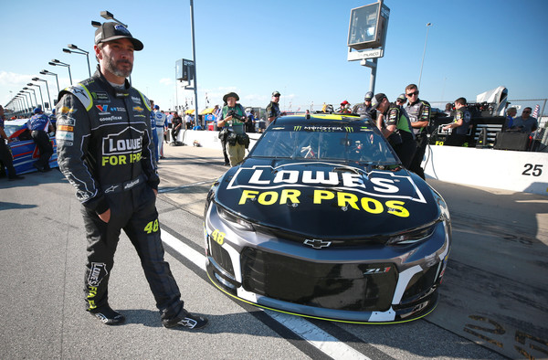 Can Jimmie Johnson snap his long winless streak by taking the top spot in today's Overton's 400?