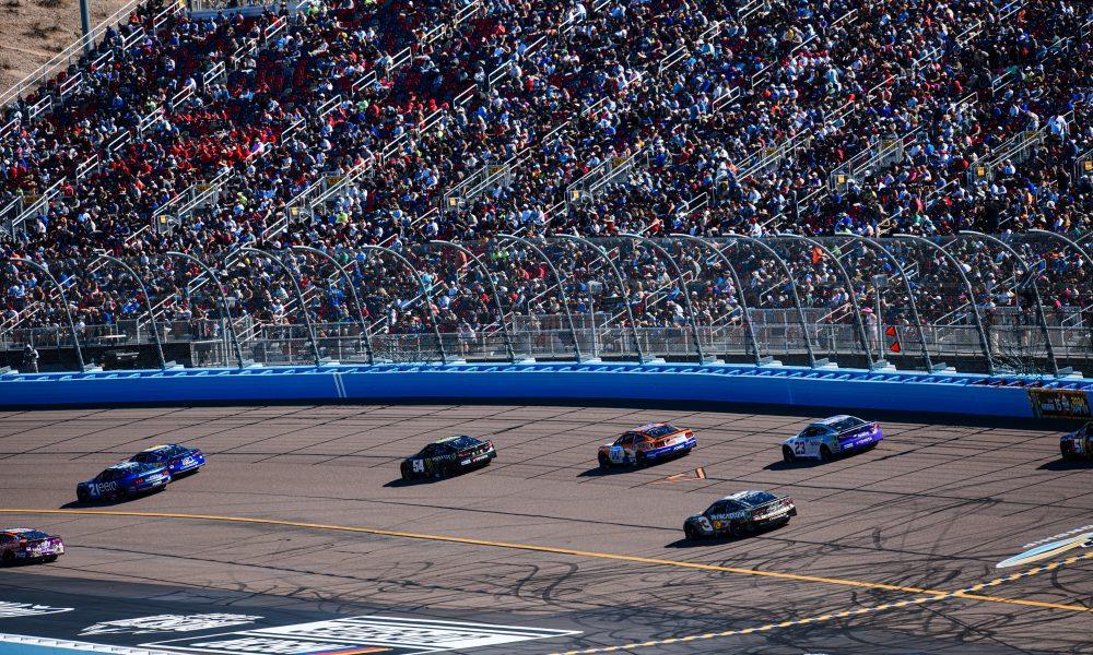 Phoenix Raceway offers a mix of close battles and bold moves, putting on an exciting show for the West Coast fans. (Photo: Myk Crawford | The Podium Finish)