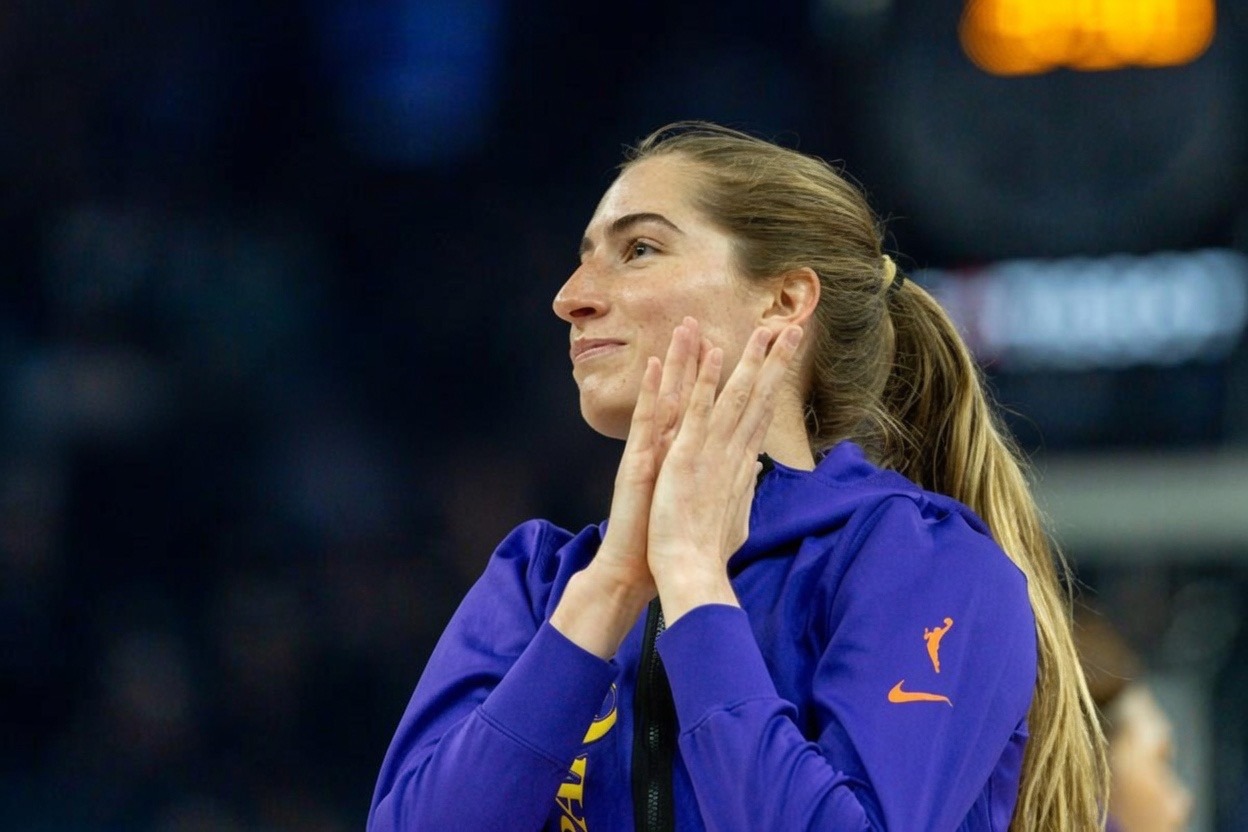 Los Angeles Sparks guard Kate Martin (21) thanks the crowd for her welcome before the game against the Golden State Valkyries in the Commissioner’s Cup at Chase Center. (Photo: Robert Kupbens-Imagn Images)