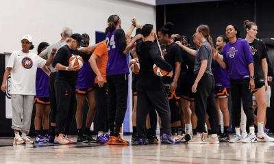 Phoenix Mercury huddles around during a practice. (Photo- Phoenix Mercury)